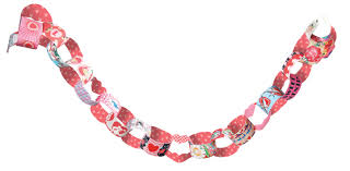 VALENTINE PAPER CHAIN