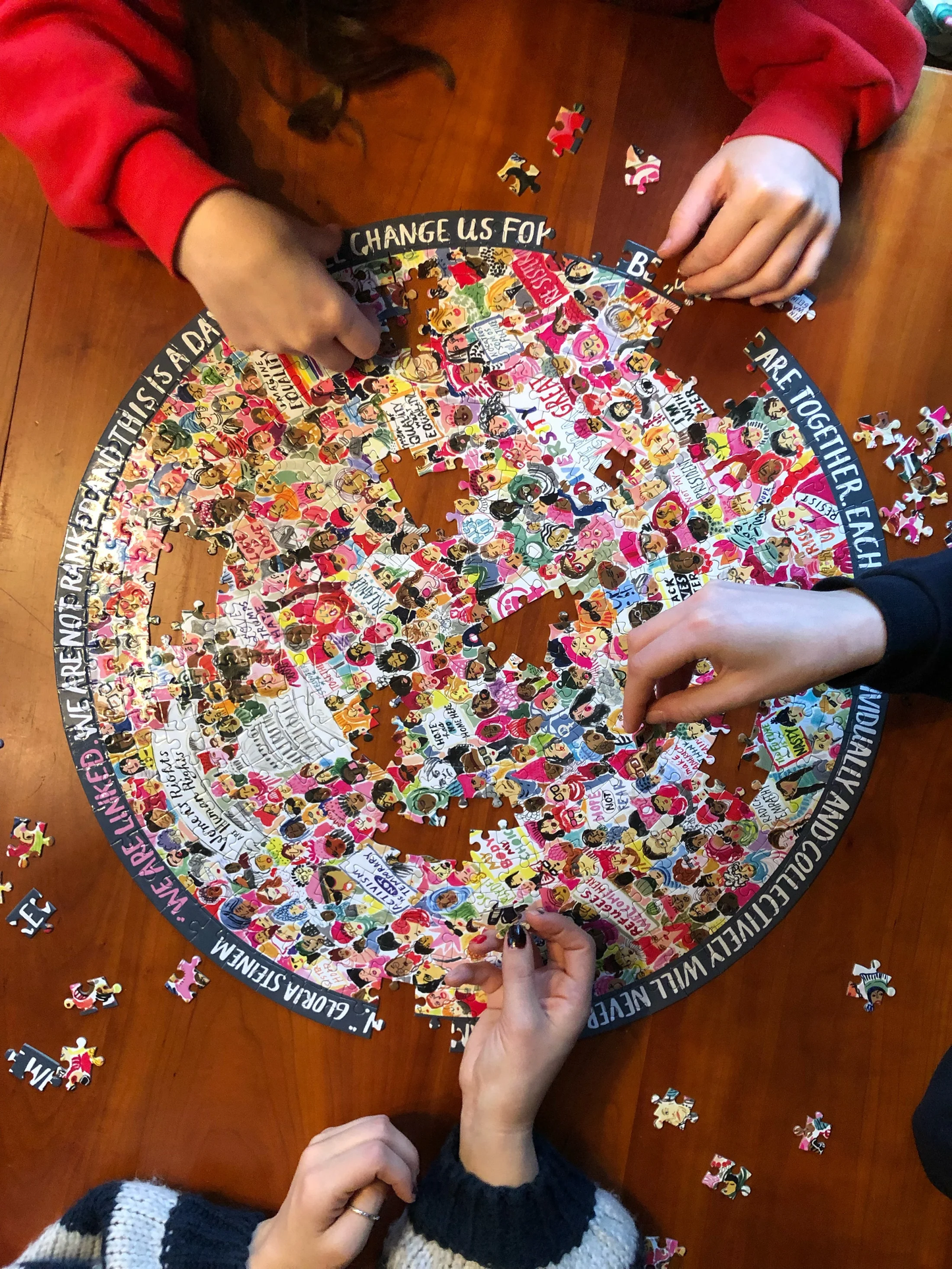 WOMAN MARCH! 500 PIECE ROUND PUZZLE